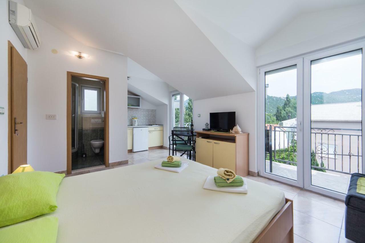 Franic Bacina Lakes Apartments بلوتشي المظهر الخارجي الصورة